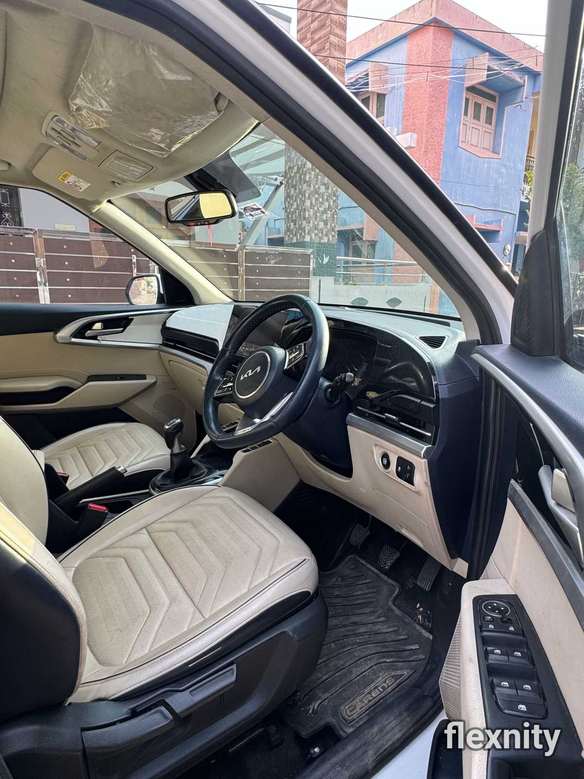 KIA CARENS LUXURYPLUS 2022 model Insurance live (12.80lakh idv)