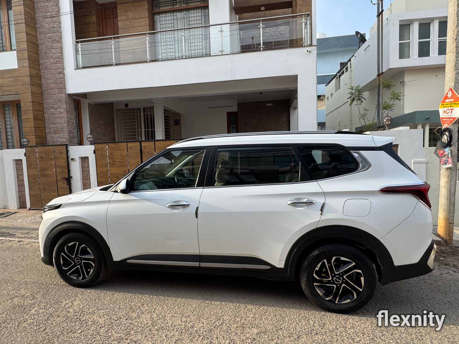 KIA CARENS LUXURYPLUS 2022 model Insurance live (12.80lakh idv)